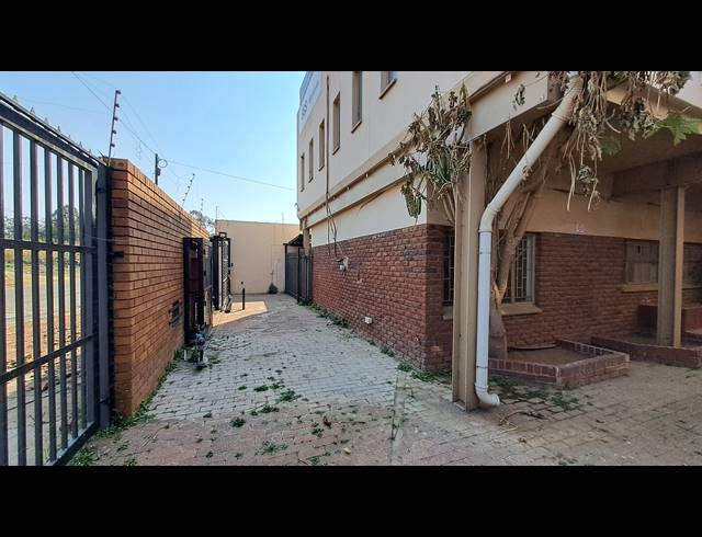 2,875M² INDUSTRIAL YARD FOR SALE IN JAN NIEMAND PARK